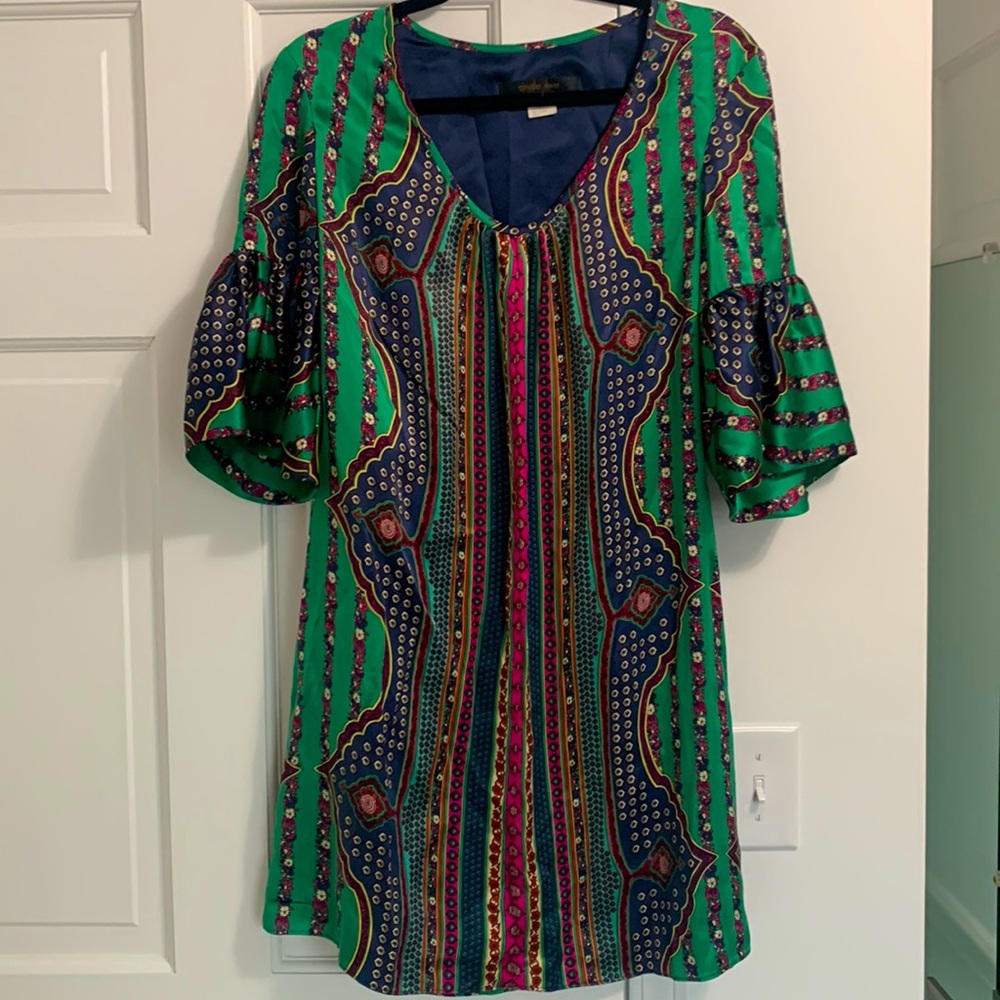 Silk patterned short sleeve dress size small